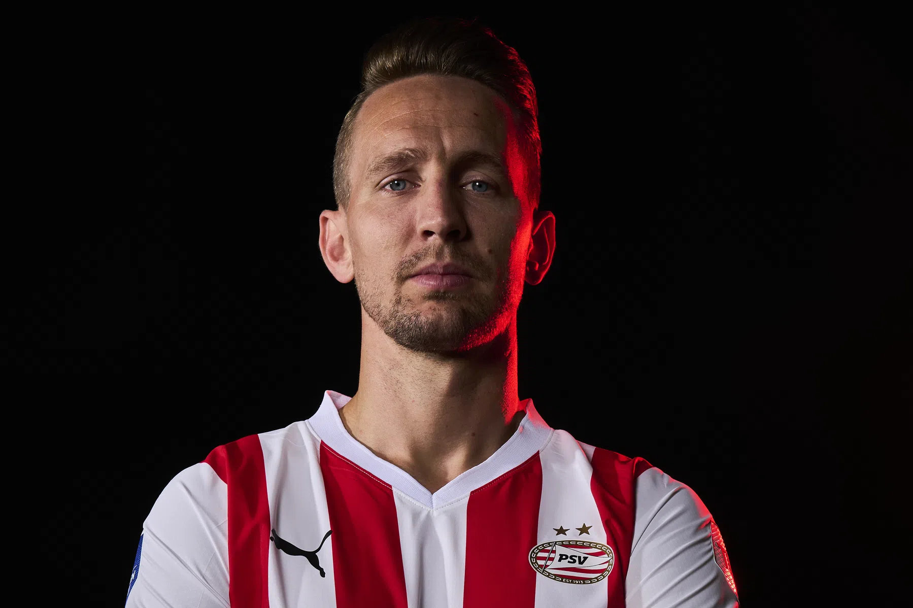 Van Nistelrooij wijst nieuwe aanvoerder PSV aan