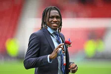 Thumbnail for article: Van Bronckhorst laat zich uit over aanstaande transfer Bassey naar Ajax