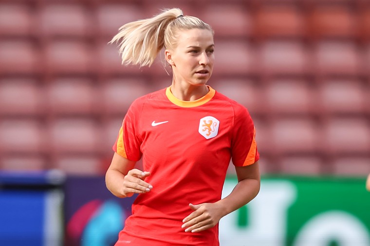 Groenen en Nouwen terug bij Leeuwinnen, Damaris geslachtofferd