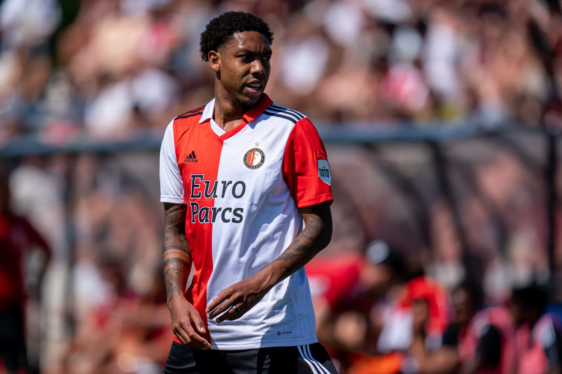 Boëtius en vijf jeugdspelers met Feyenoord naar De Lutte, Hendrix ontbreekt