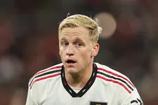 Thumbnail for article: Van de Beek eerlijk over zijn status onder Ten Hag: 'Zegt helemaal niets'