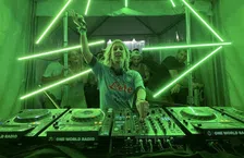 Thumbnail for article: Mertens en 'DJ Kat' los op Tomorrowland: 'Napoli, liefde van mijn leven'