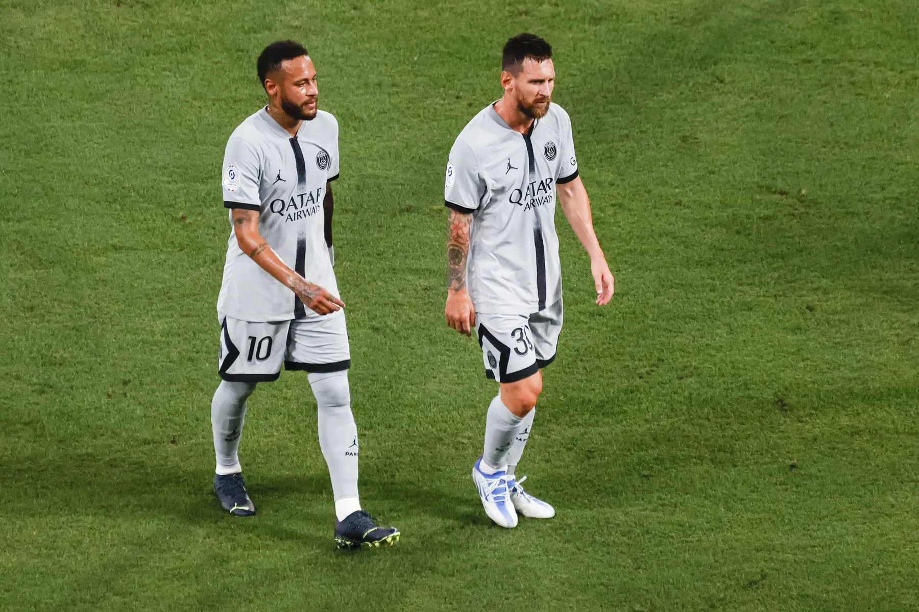 Neymar reageert bij slotstuk in Japan met goals en assist op transferverhalen