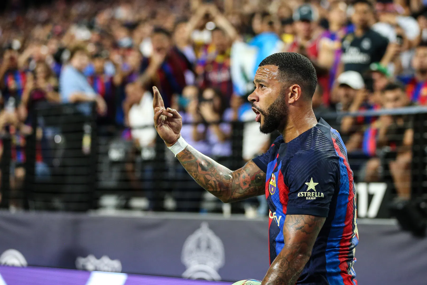 Dembélé steelt show bij gelijkspel Barça, Xavi geeft signaal aan Memphis