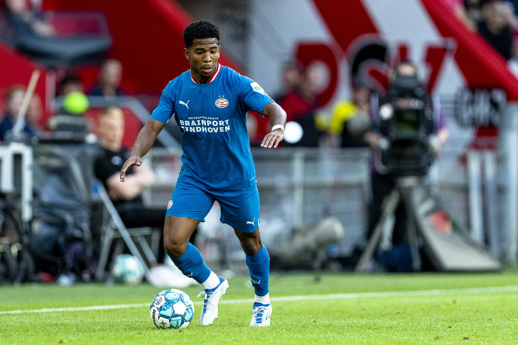 PSV'er Sambo heeft de clubs voor het uitkiezen