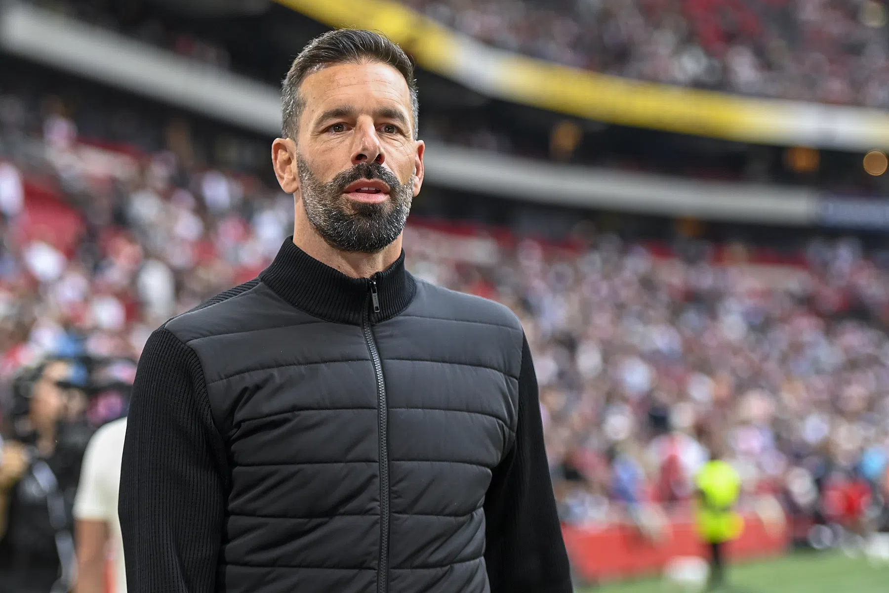 Van Nistelrooij baalt van blessure: 'Madueke was al zes weken volkomen fit'