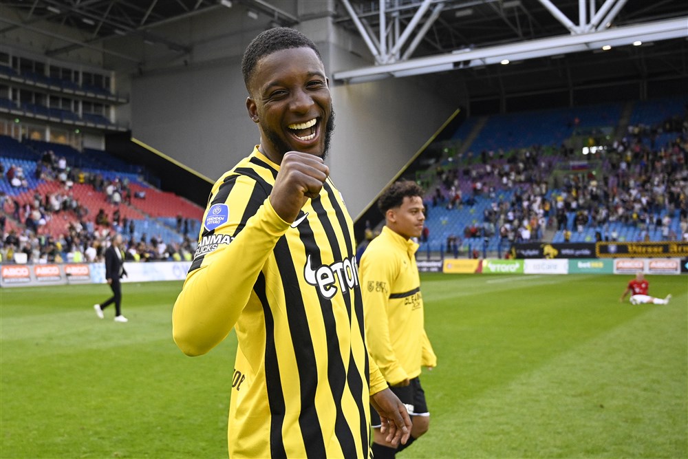 AZ verrast en haalt Bazoer binnen als opvolger Midtsjø