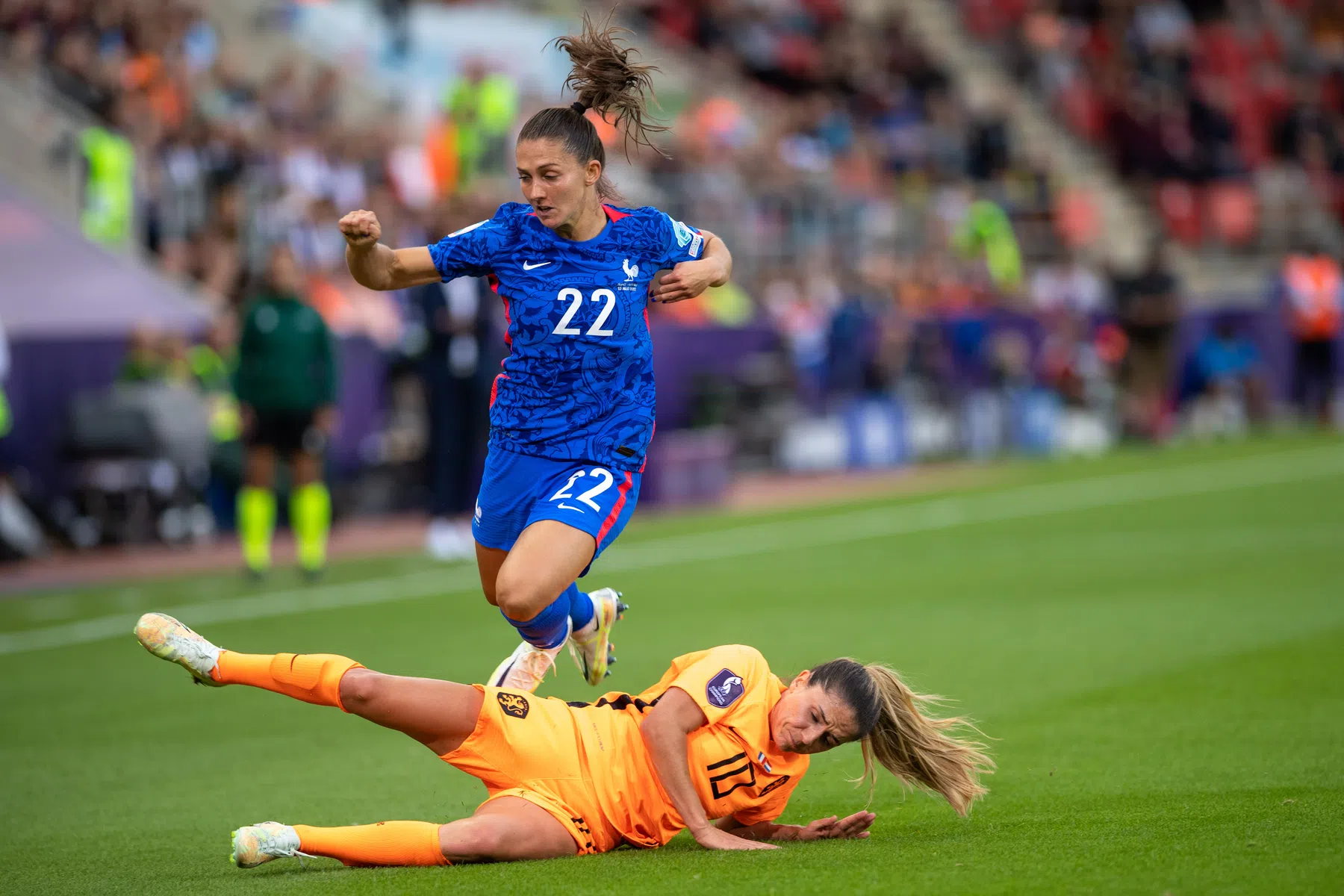 Is vrouwenvoetbal daadwerkelijk sportiever dan mannenvoetbal?