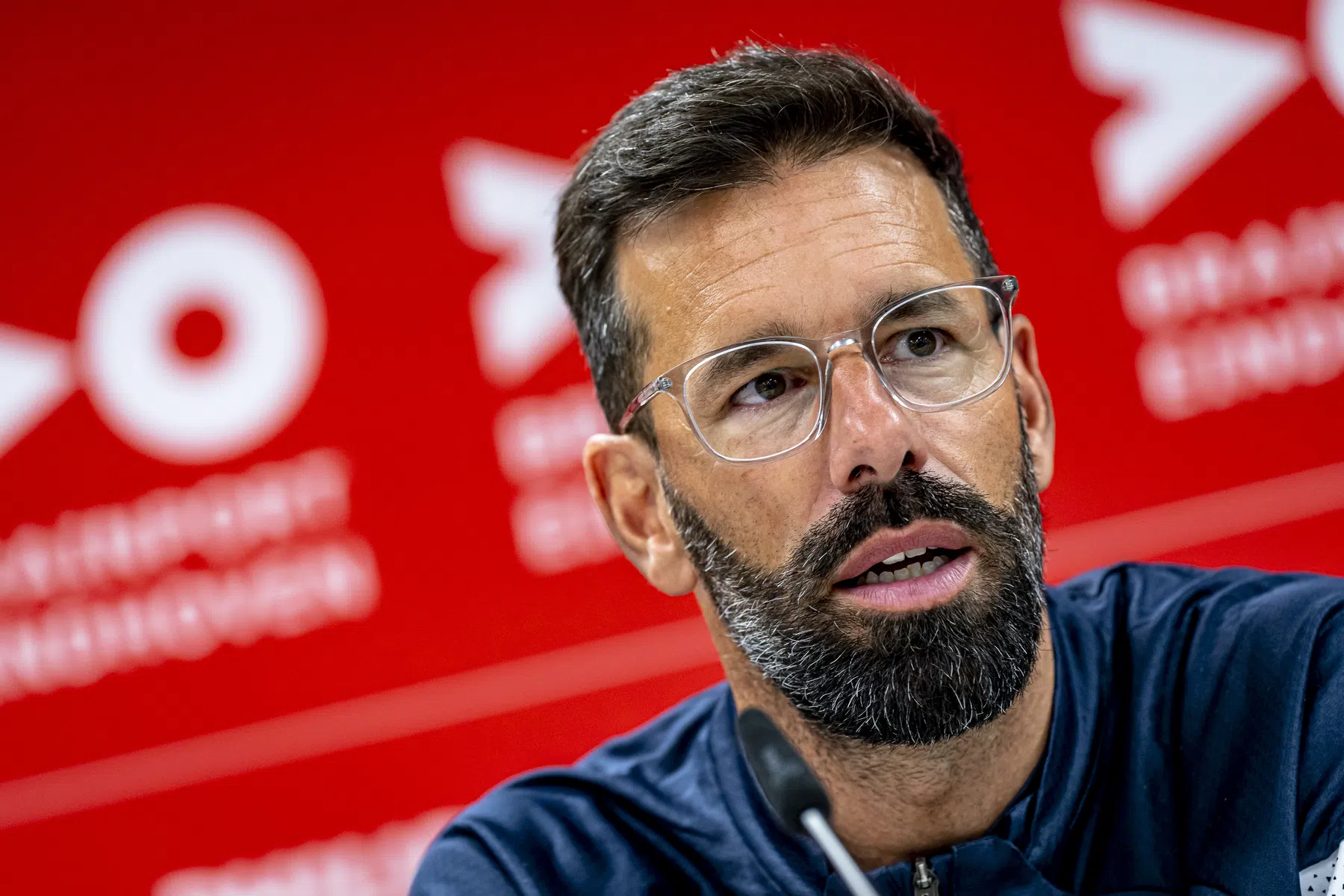 Van Nistelrooij legt wijzigingen in zijn PSV-opstelling uit