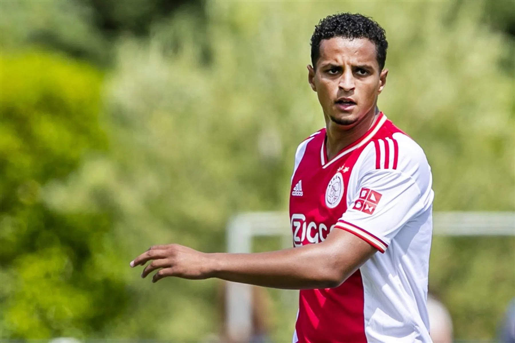 Ihattaren meldt zich weer bij Ajax: 'Back in business'