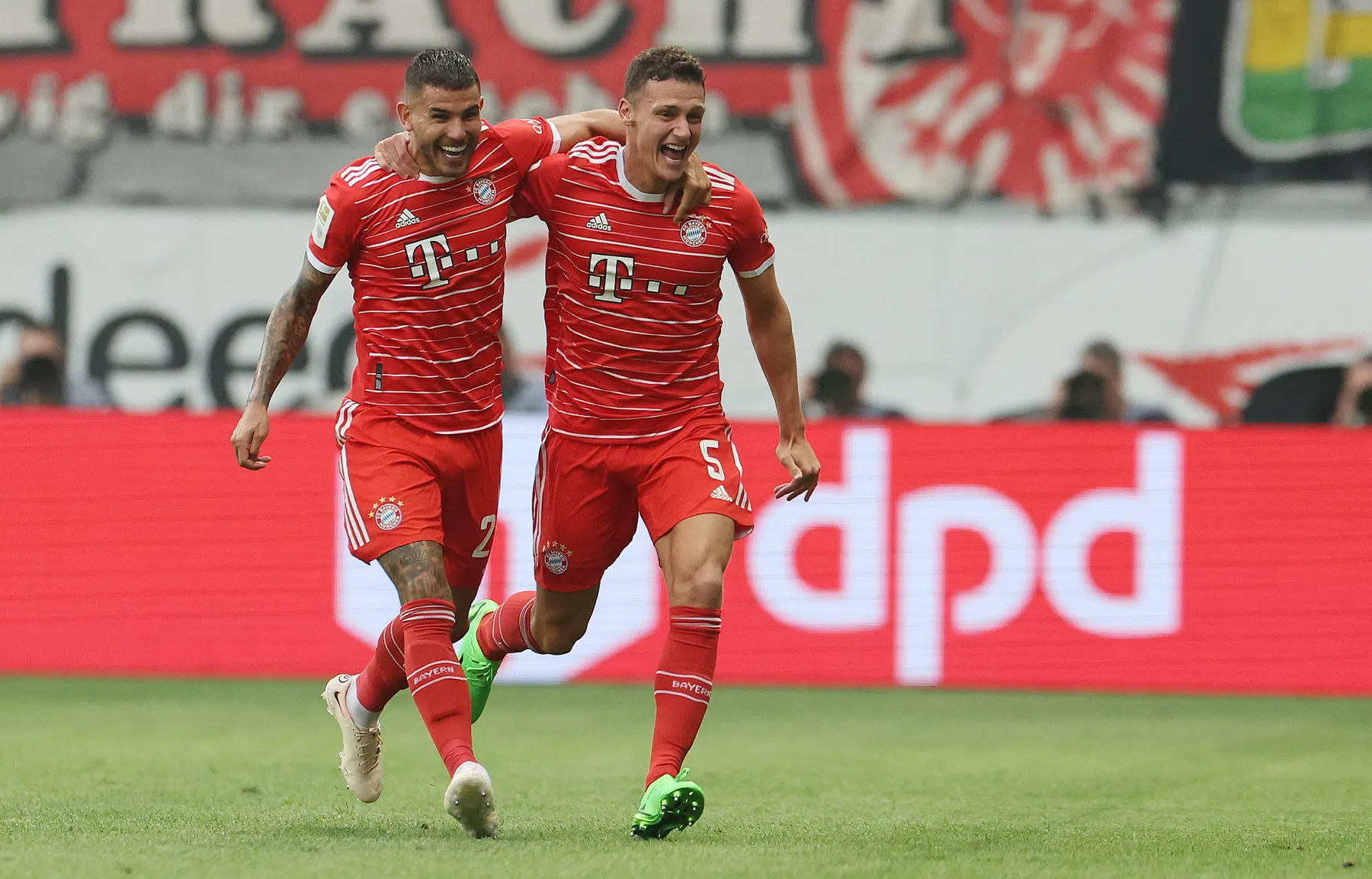 Alleen Neuer stuntelt bij wervelende start van Bayern München