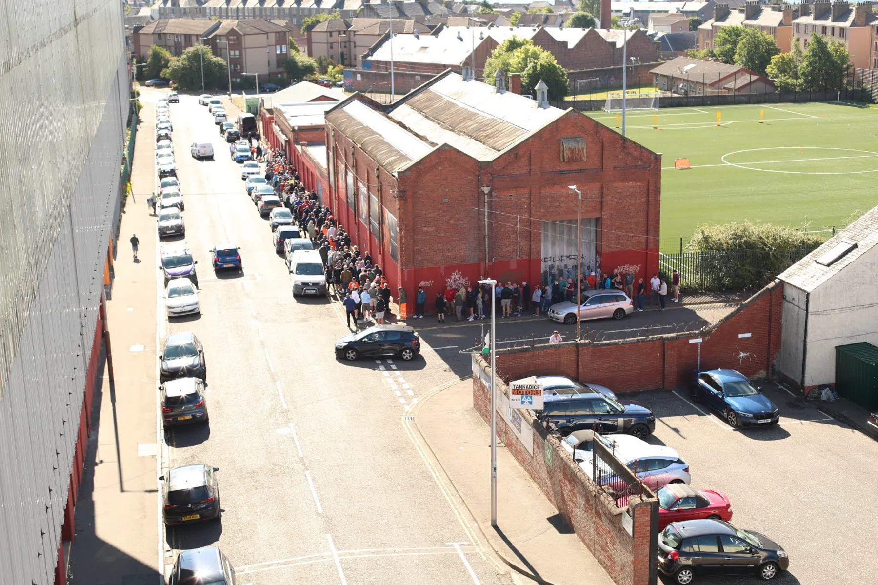 Dundee is 'hot': fans staan tien uur in de rij voor kaartje tegen AZ