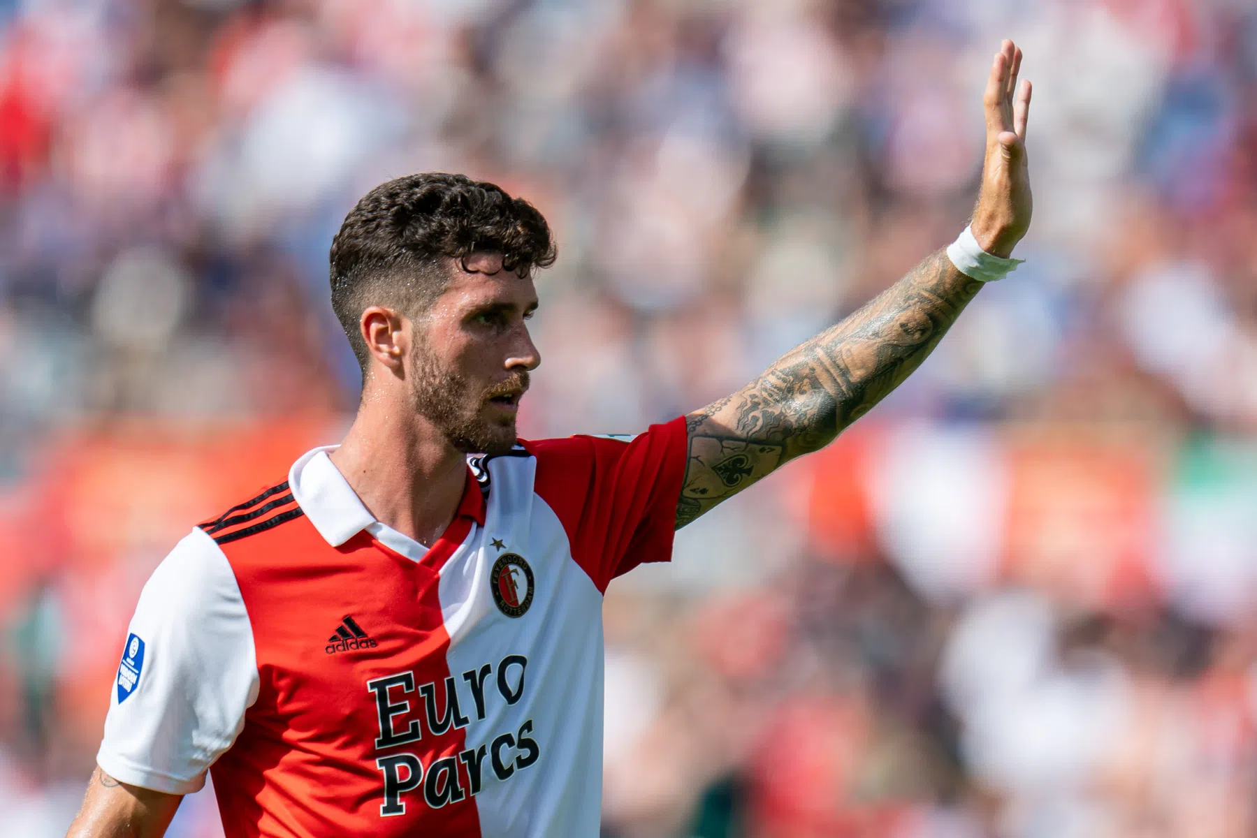 Feyenoord ziet ook Senesi naar de Premier League vertrekken