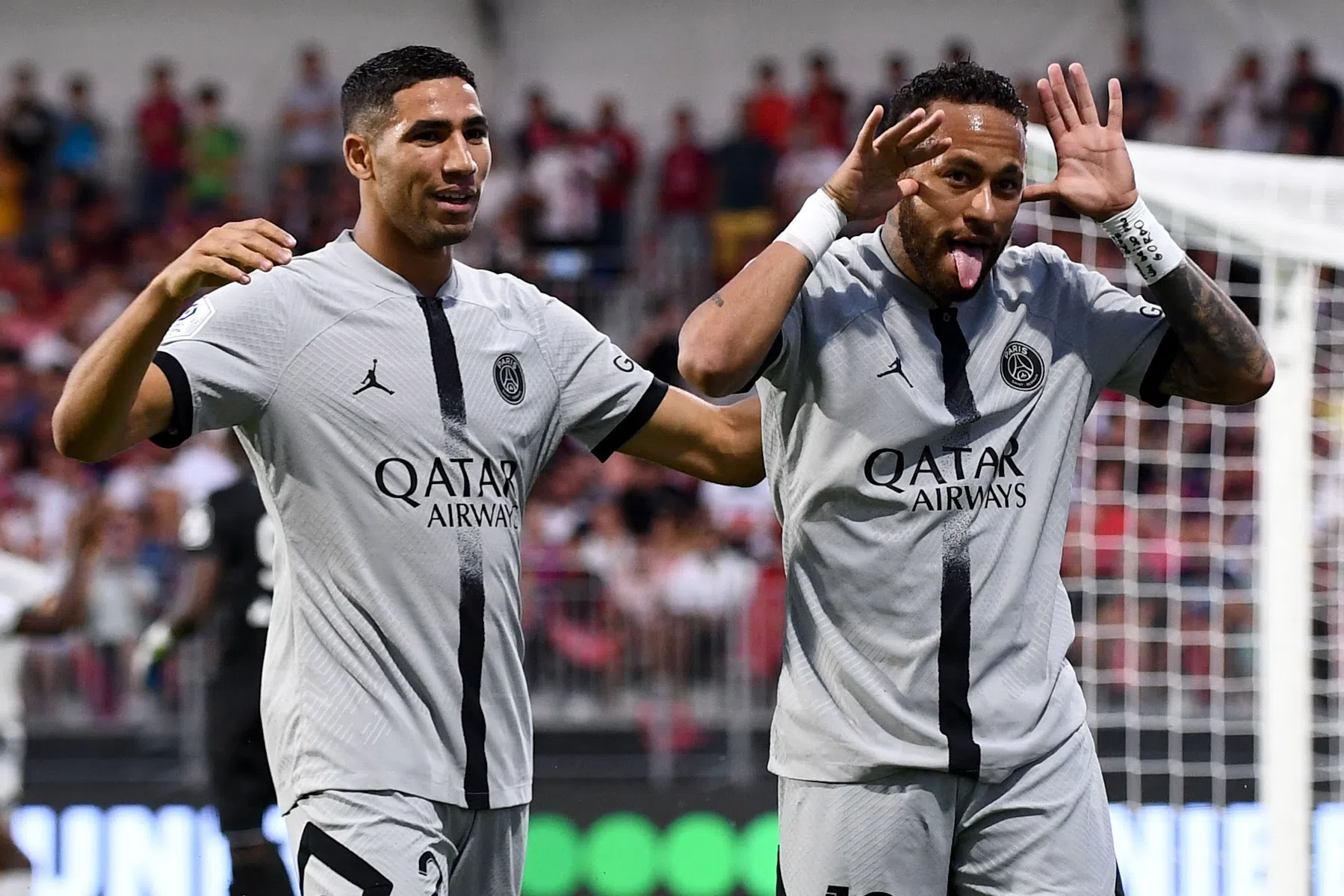 Messi en Neymar geven show weg tijdens eerste competitieduel PSG