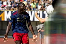 Thumbnail for article: Invallers nemen Ajax bij de hand na valse start in Sittard