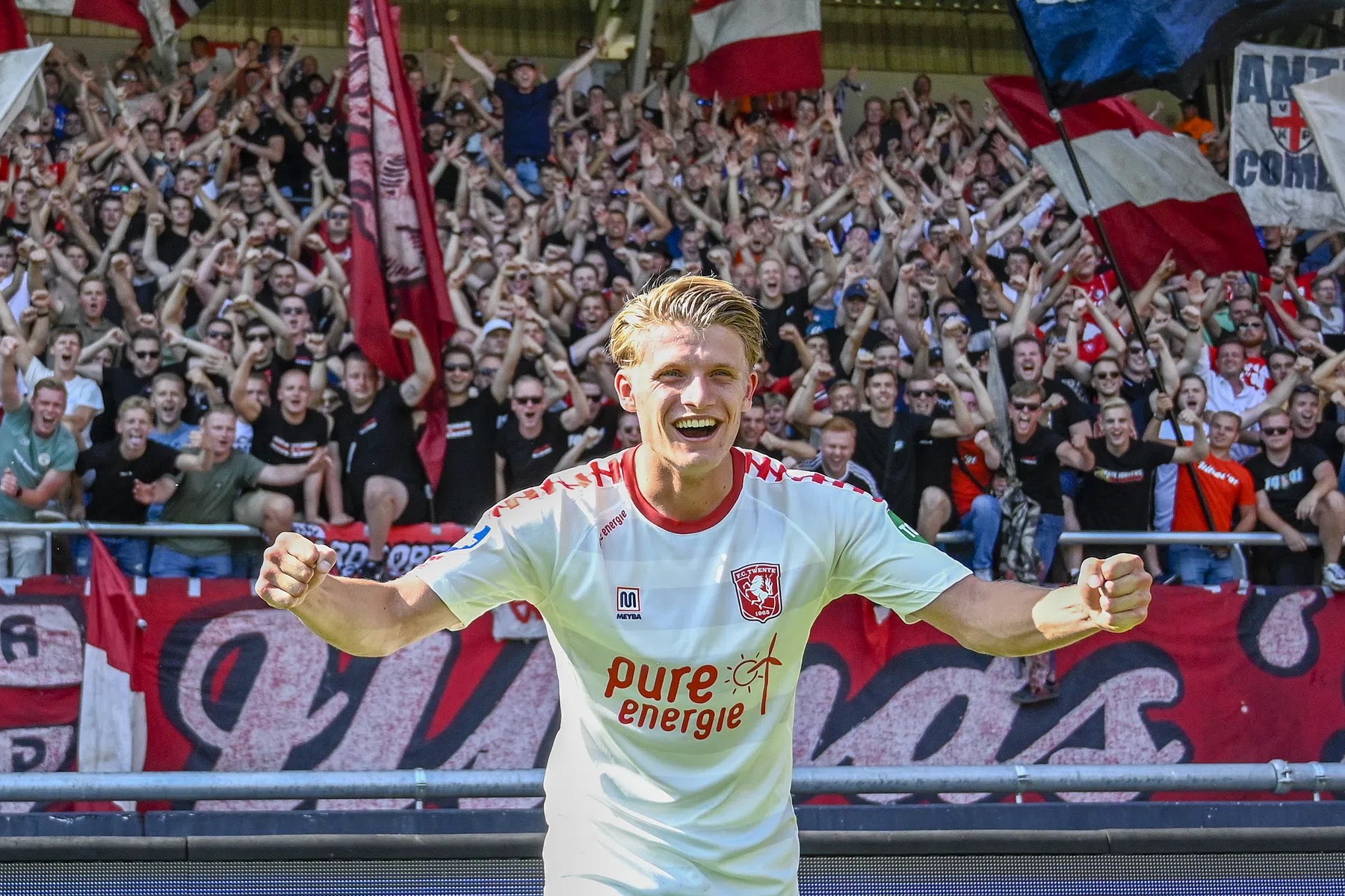 FC Twente juicht na geslaagde 'split-second-beslissing' in Nijmegen