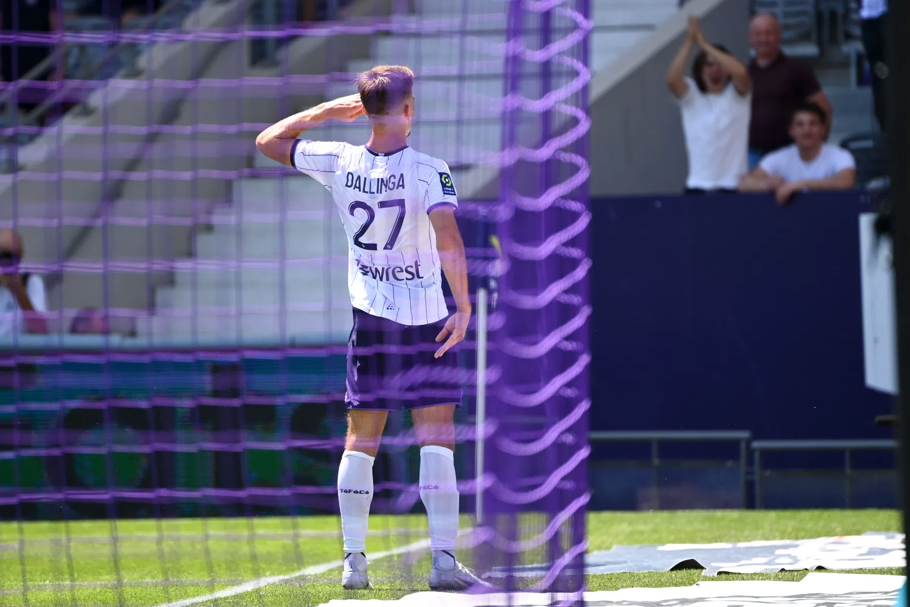 Scorende Dallinga beleeft droomdebuut in Ligue 1, assist Van den Boomen