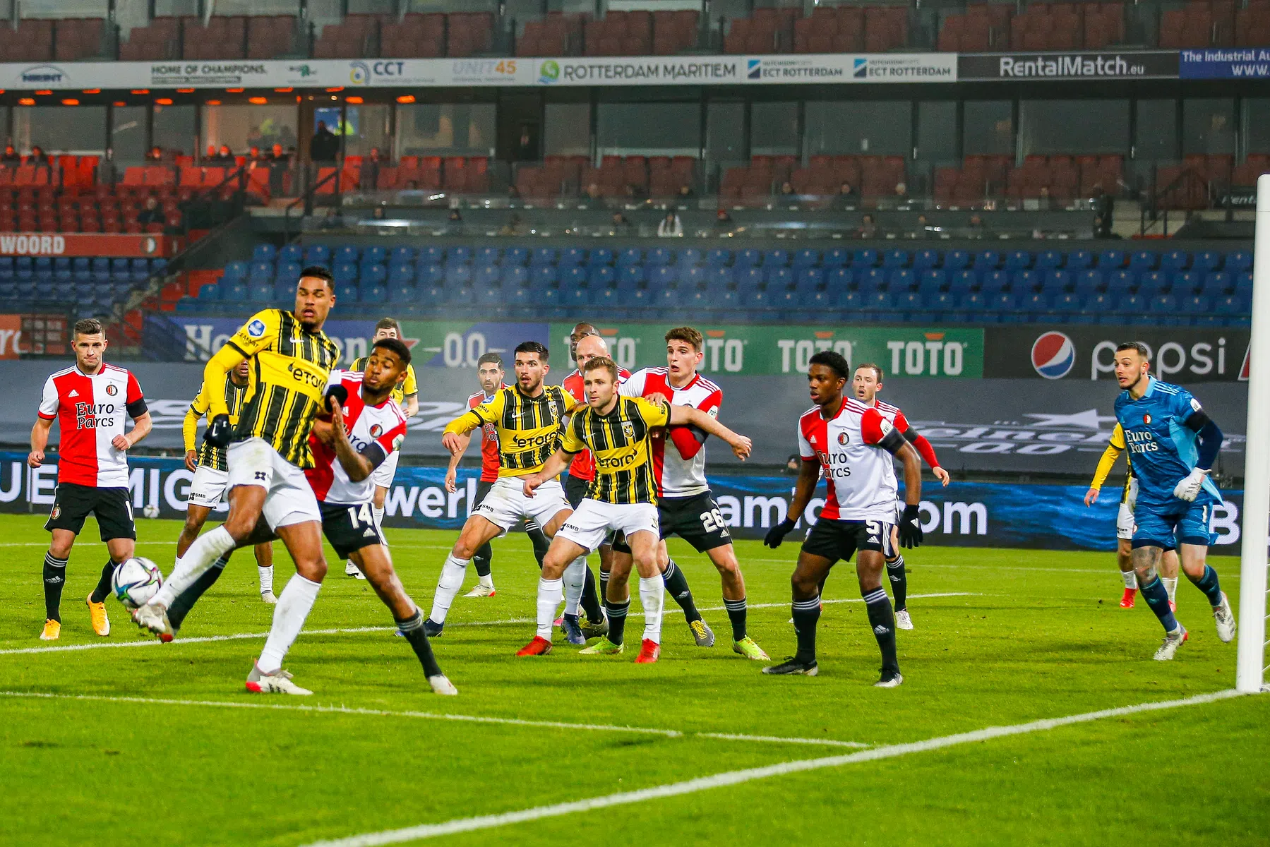 Vijf Feyenoorders beleven competitiedebuut tegen Vitesse