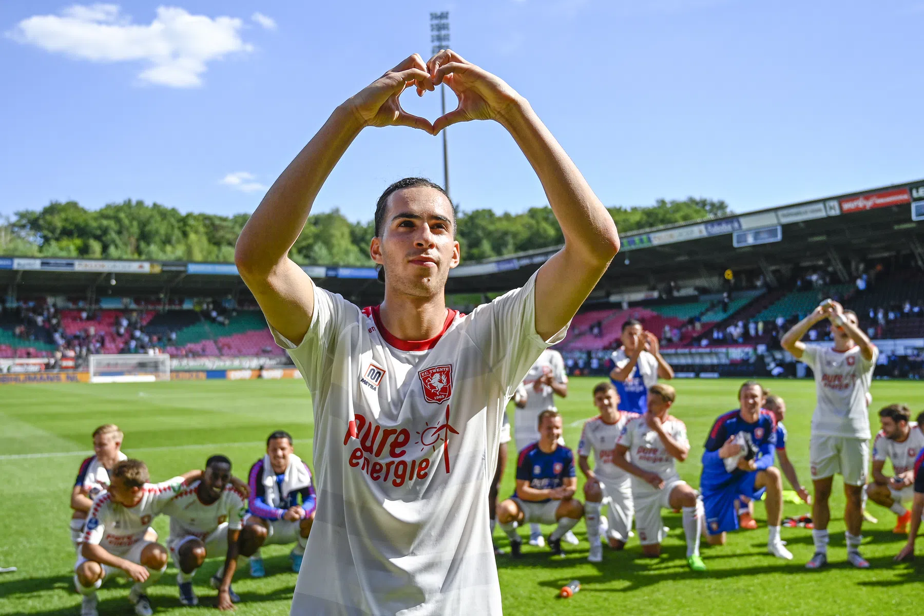Groot verschil tussen Feyenoord en FC Twente omtrent transfersom Zerrouki