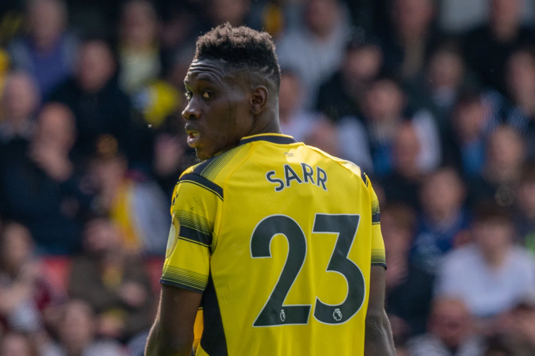 Droomdoelpunt in Championship: Sarr scoort vanaf zijn eigen helft