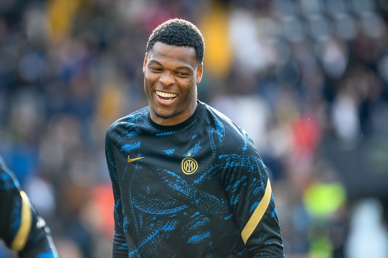 Inzaghi heeft duidelijk boodschap aan Inter over toekomst Dumfries