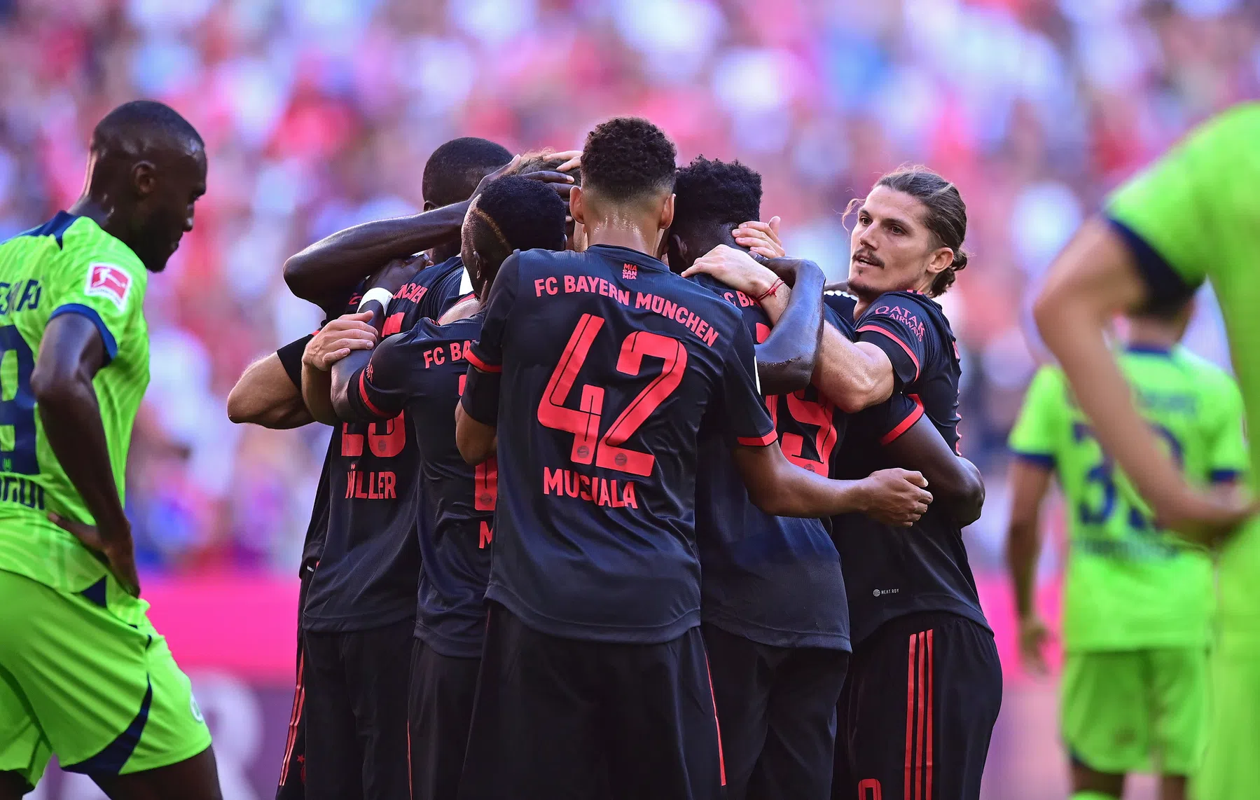 Bayern pakt koppositie en heeft De Ligt niet nodig bij overtuigende zege