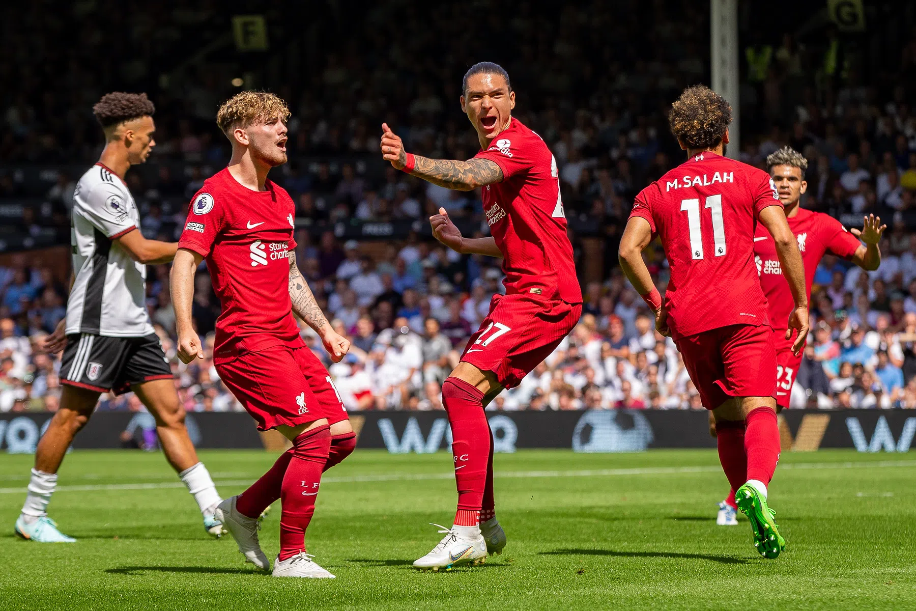 Liverpool wil Man City achterna: fraaie odd voor goal Núñez bij thuisdebuut