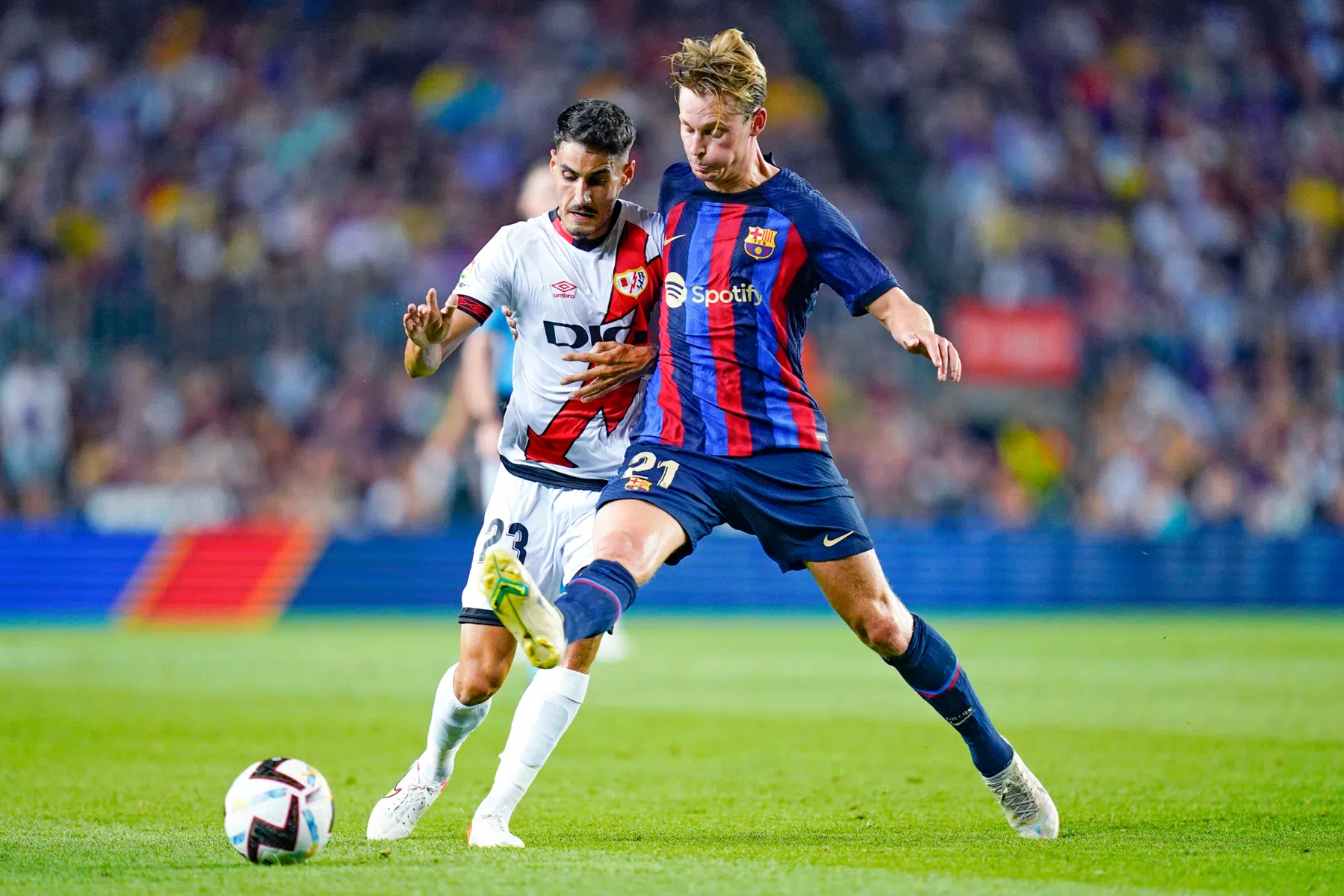 Xavi liegt als hij zegt dat hij Frenkie de Jong een goede voetballer vindt