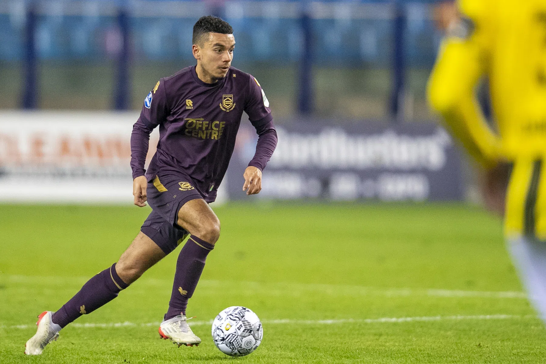 Overbodig in Groningen: jeugdinternational Van Kaam op weg naar Sittard