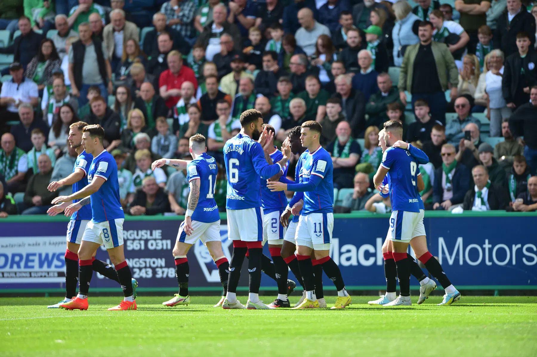 Goedkope pingel en tweemaal rood: Rangers beleeft knotsgek duel richting PSV