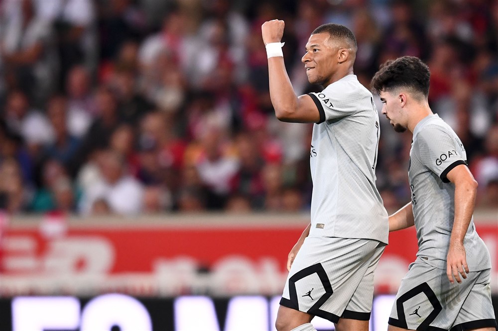 Sparta lacht zich suf en tweet foto van 'kinderkamer' Mbappé