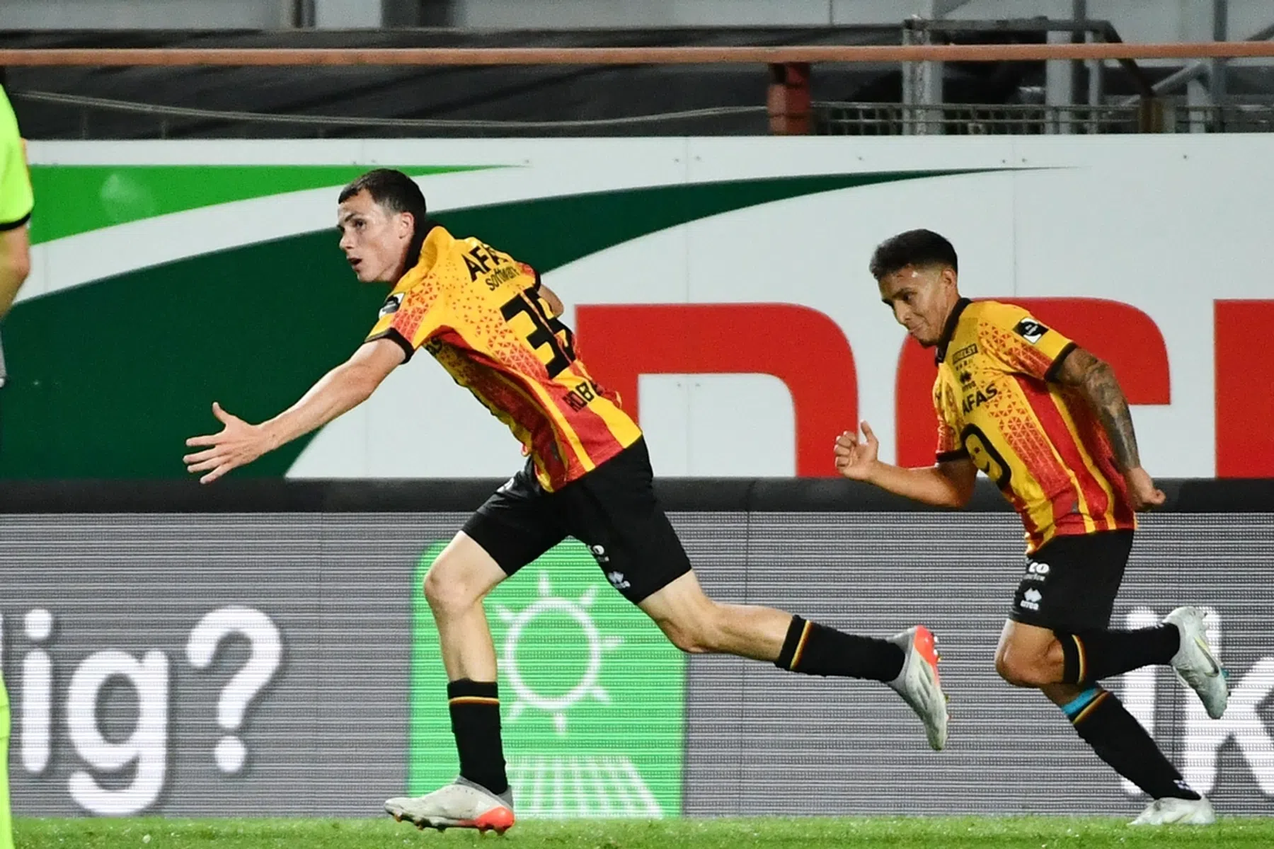 Buijs ziet debutant uitgroeien tot held in knotsgek duel met negen doelpunten