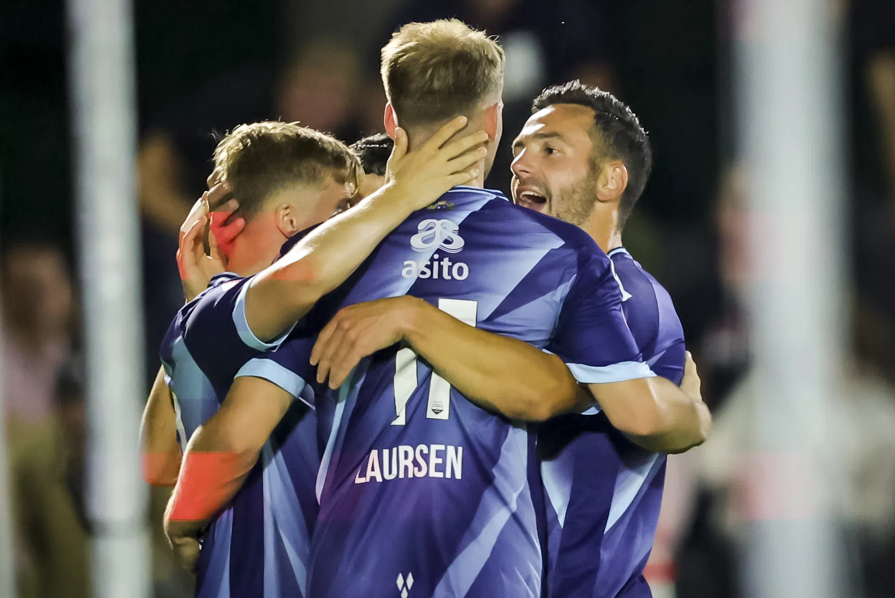 Heracles blijft foutloos, Jong Ajax geeft dolend De Graafschap pak slaag