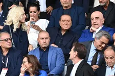 Thumbnail for article: Berlusconi gooit hoofd Monza-trainer al op het hakblok: 'Volgde mijn tips niet'