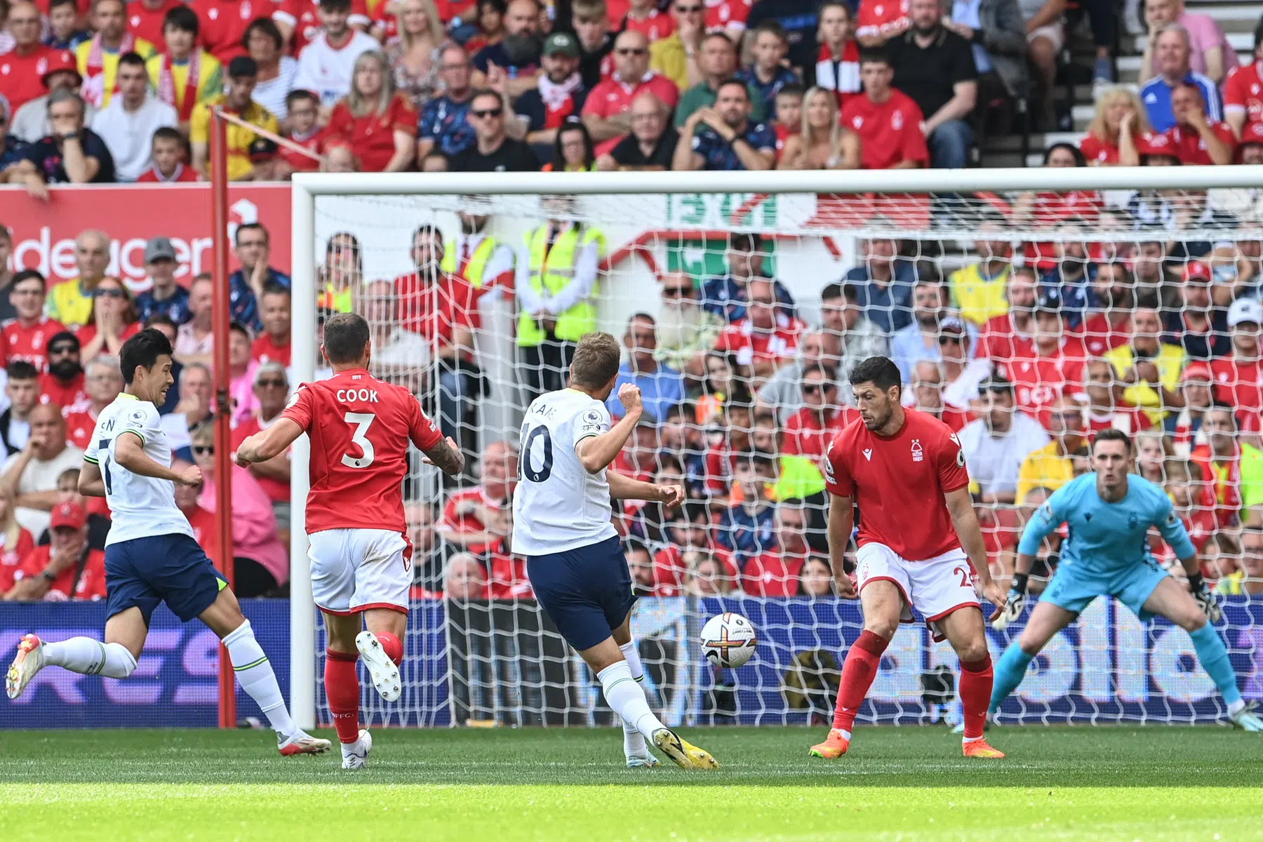 Gemiste strafschop enige minpunt voor Kane op jubileumdag 