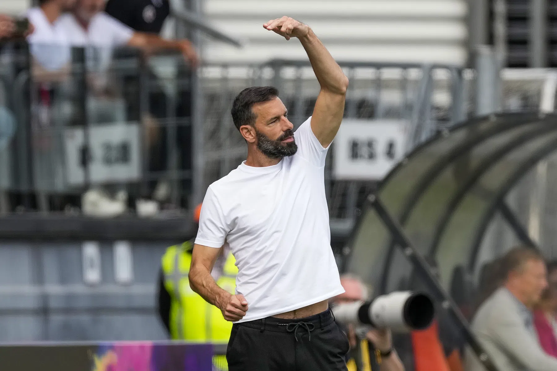 Van Nistelrooij en Gakpo in wachtkamer: 'Je zit als club in een spagaat'