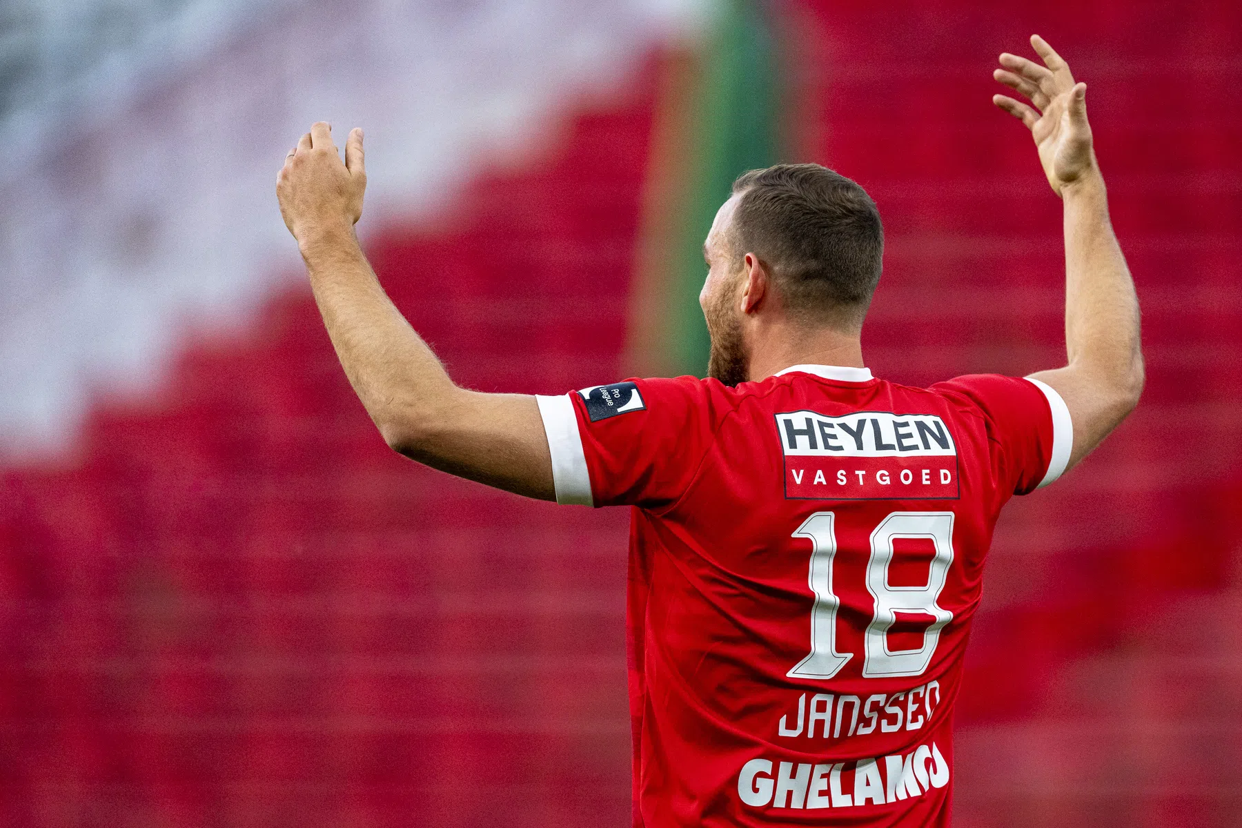 Janssen overtuigt de Belgische pers, Ekkelenkamp heeft 'ogen op zijn rug'