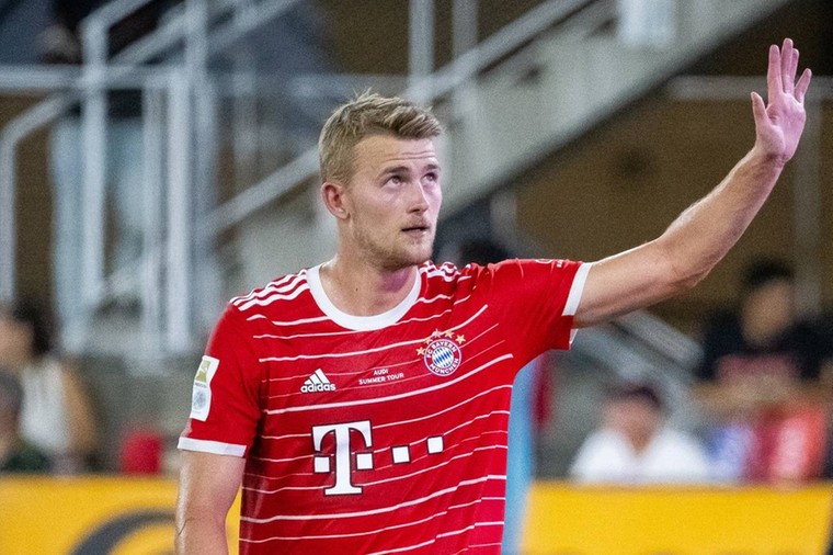 'Eitje voor De Ligt, Dumfries maakt indruk als rechtsalles'