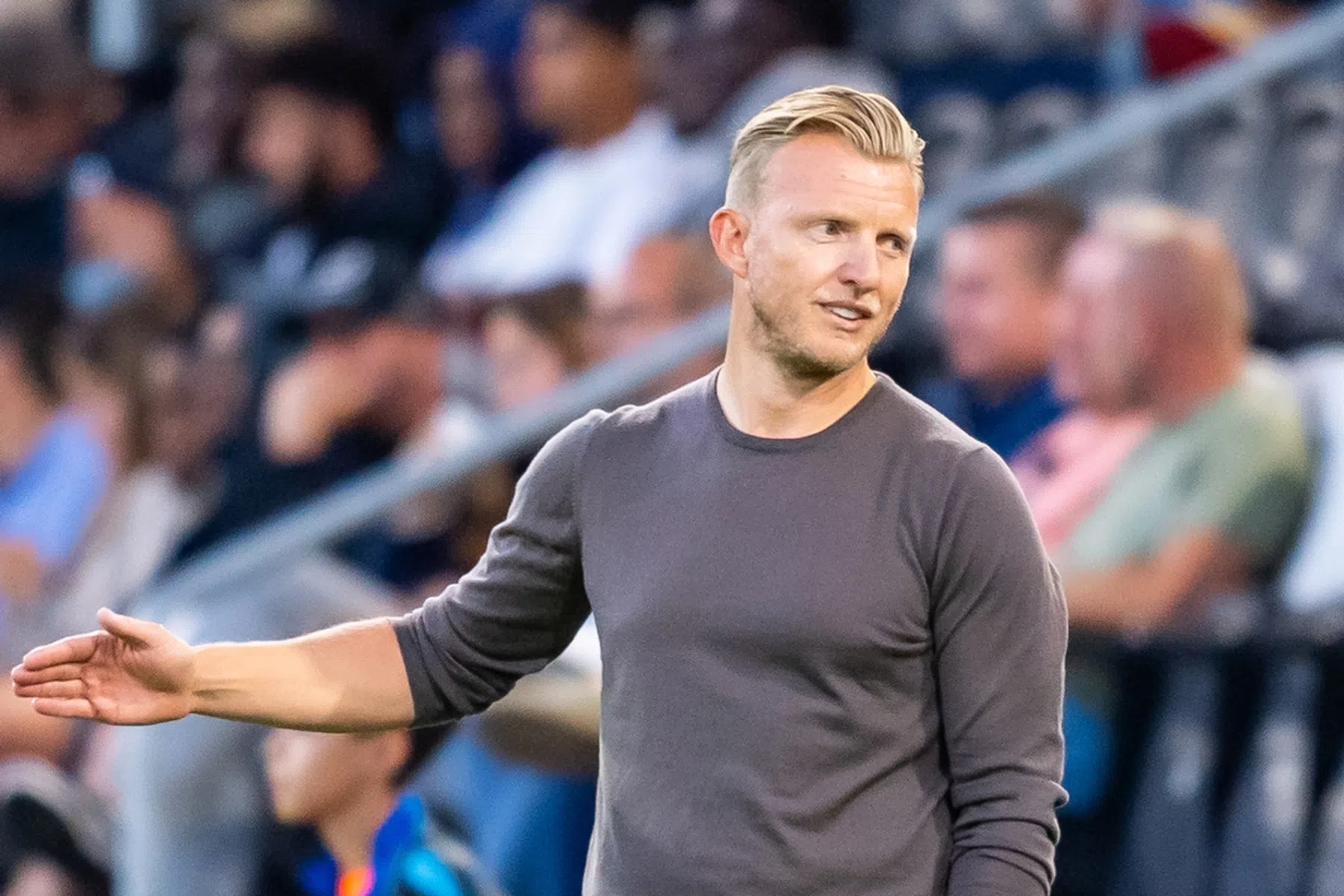 ADO-fans halen verhaal bij training en gaan in gesprek met Kuijt