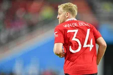 Thumbnail for article: Ten Hag kan niet beschikken over Van de Beek in Moldavië