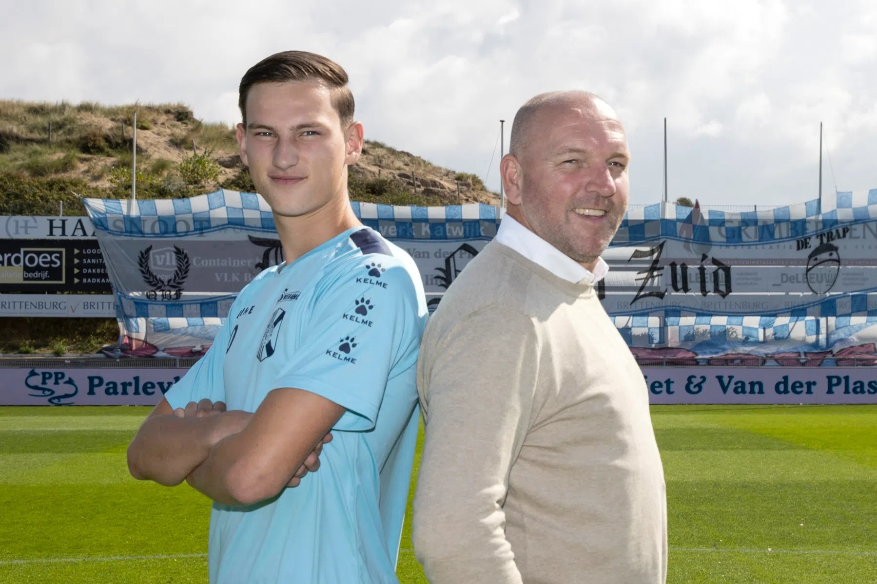 Zo kan het ook: vader en zoon tegenover elkaar in Katwijkse derby