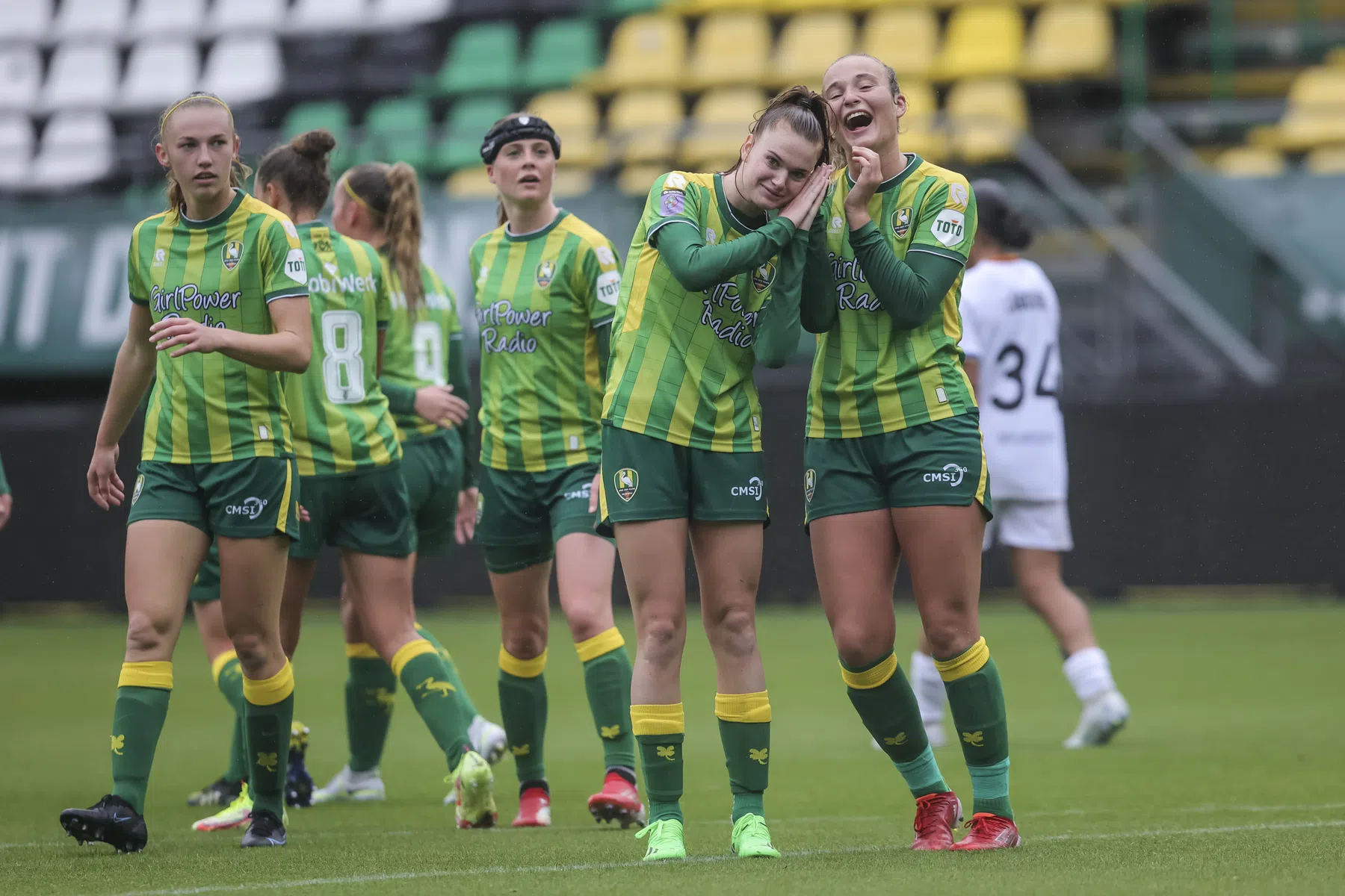 ADO wint ruim van Telstar, vrouwen Twente openen sterk