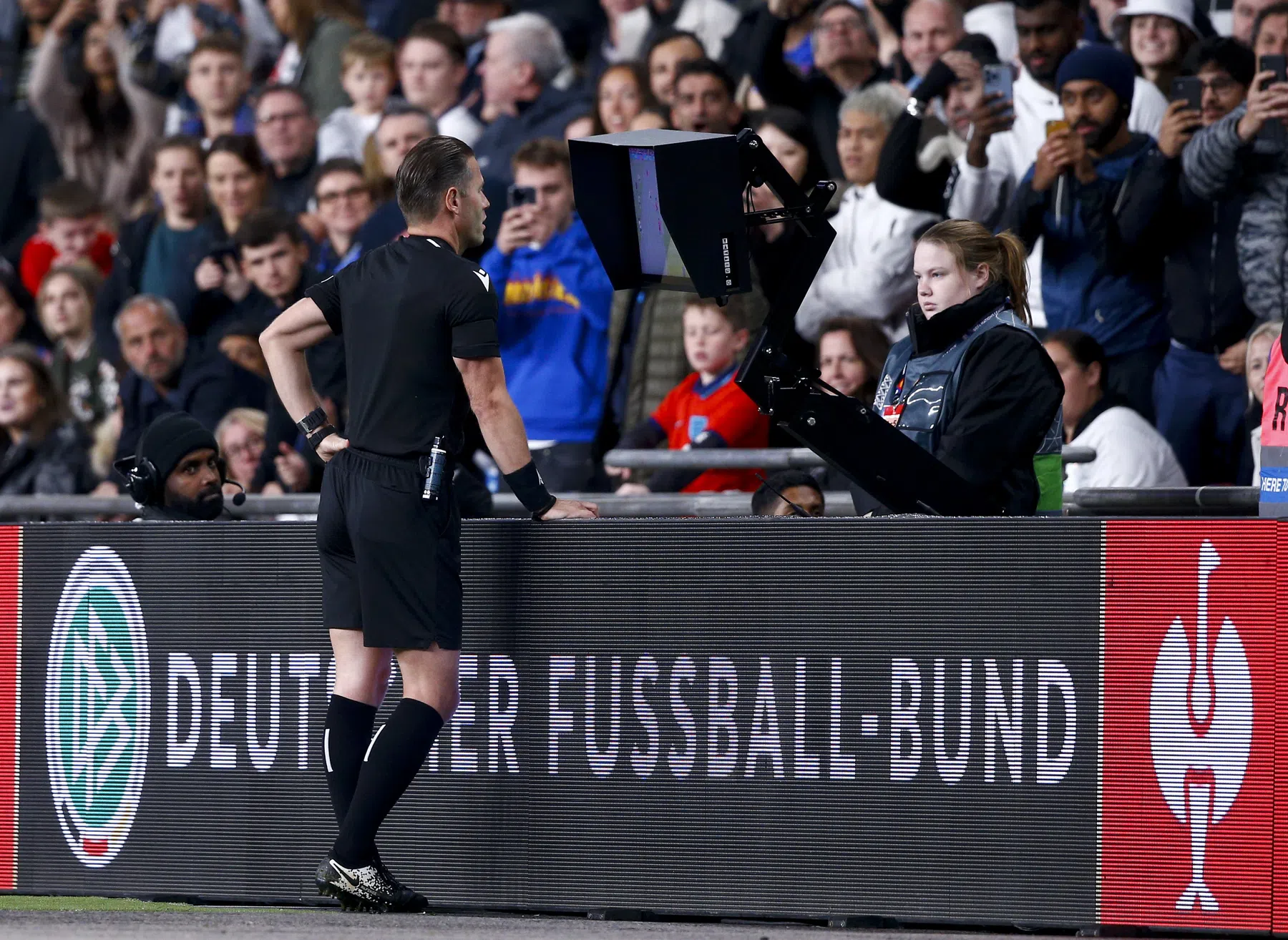 Engelse media zijn het eens: 'De enige verrassing was Makkelie' 