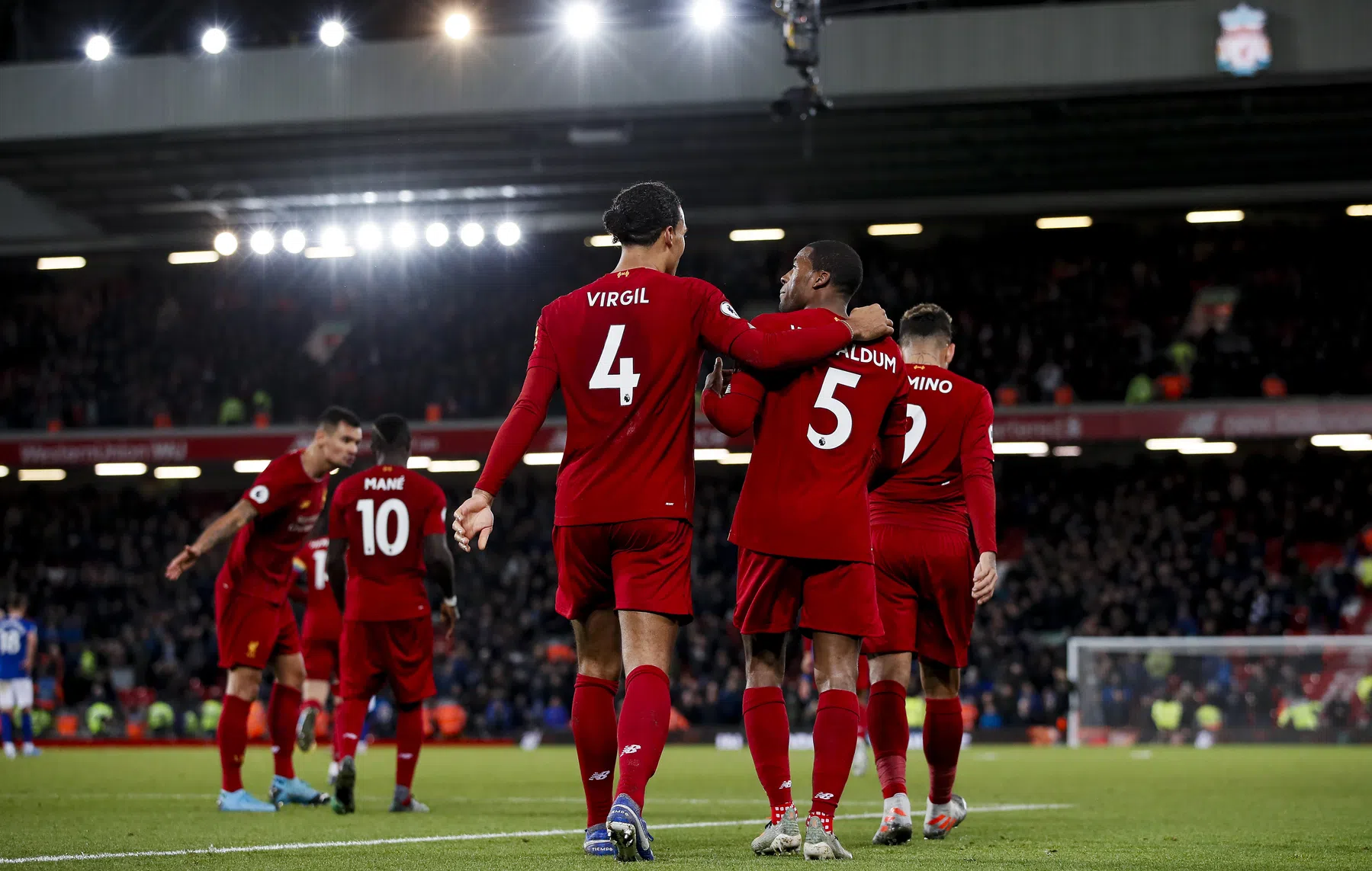 De eentonige koelkast van Van Dijk: 'Wijnaldum gaf me een bijnaam' 