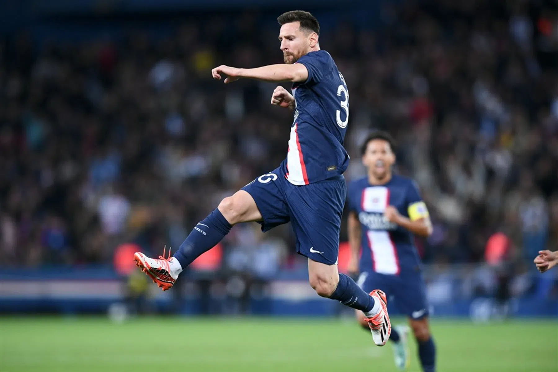 Mbappé verlost PSG, Messi toont klasse met magistrale vrije trap