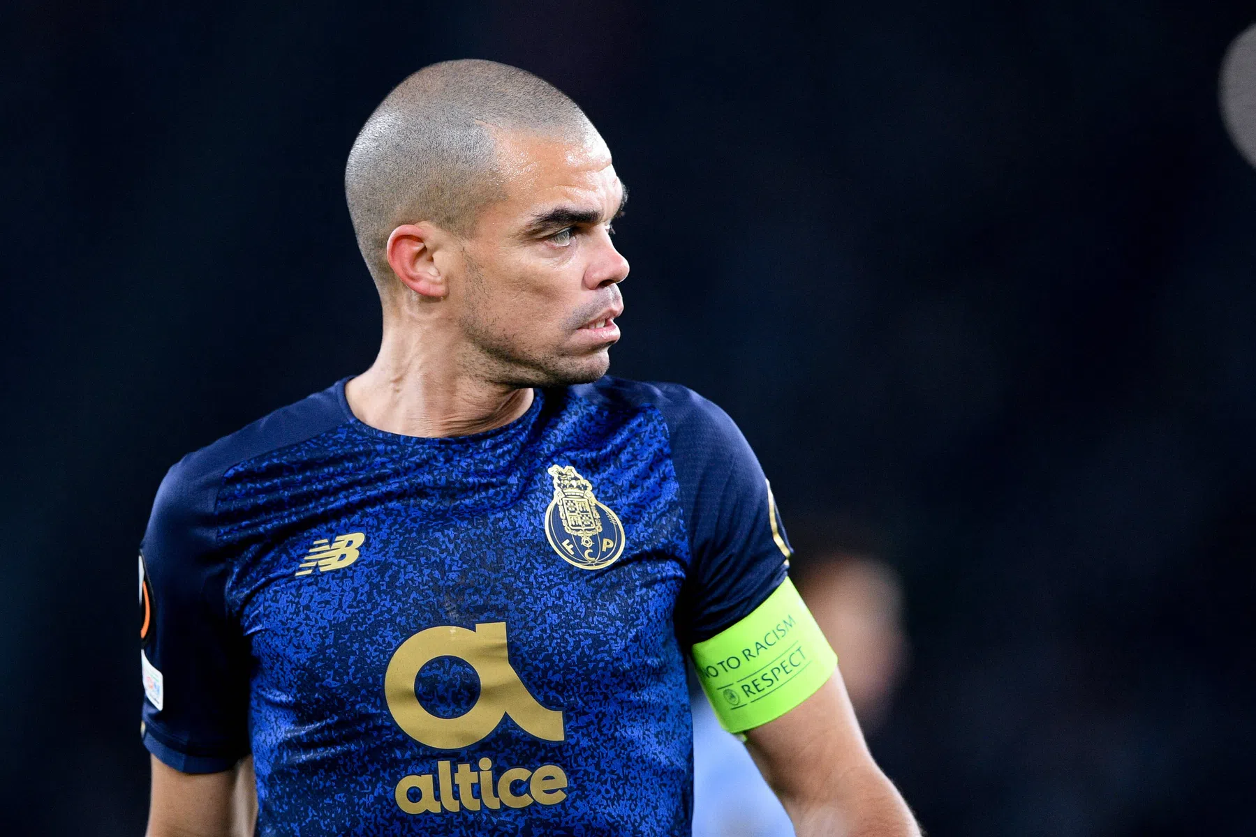 FC Porto blijft ondanks pechmoment Pepe in spoor van Schmidt