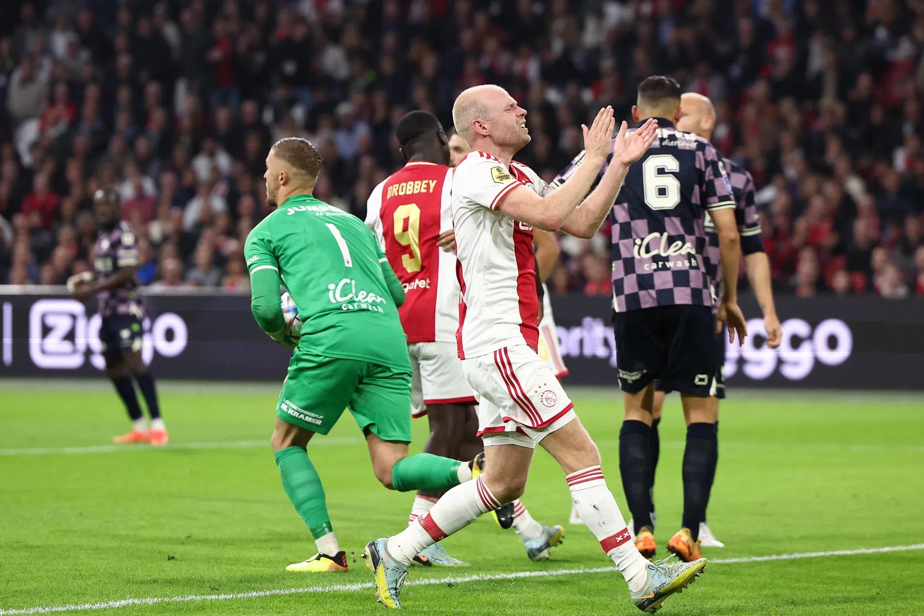 Doelpunt kan Klaassen gestolen worden: 'Je schaamt je kapot'