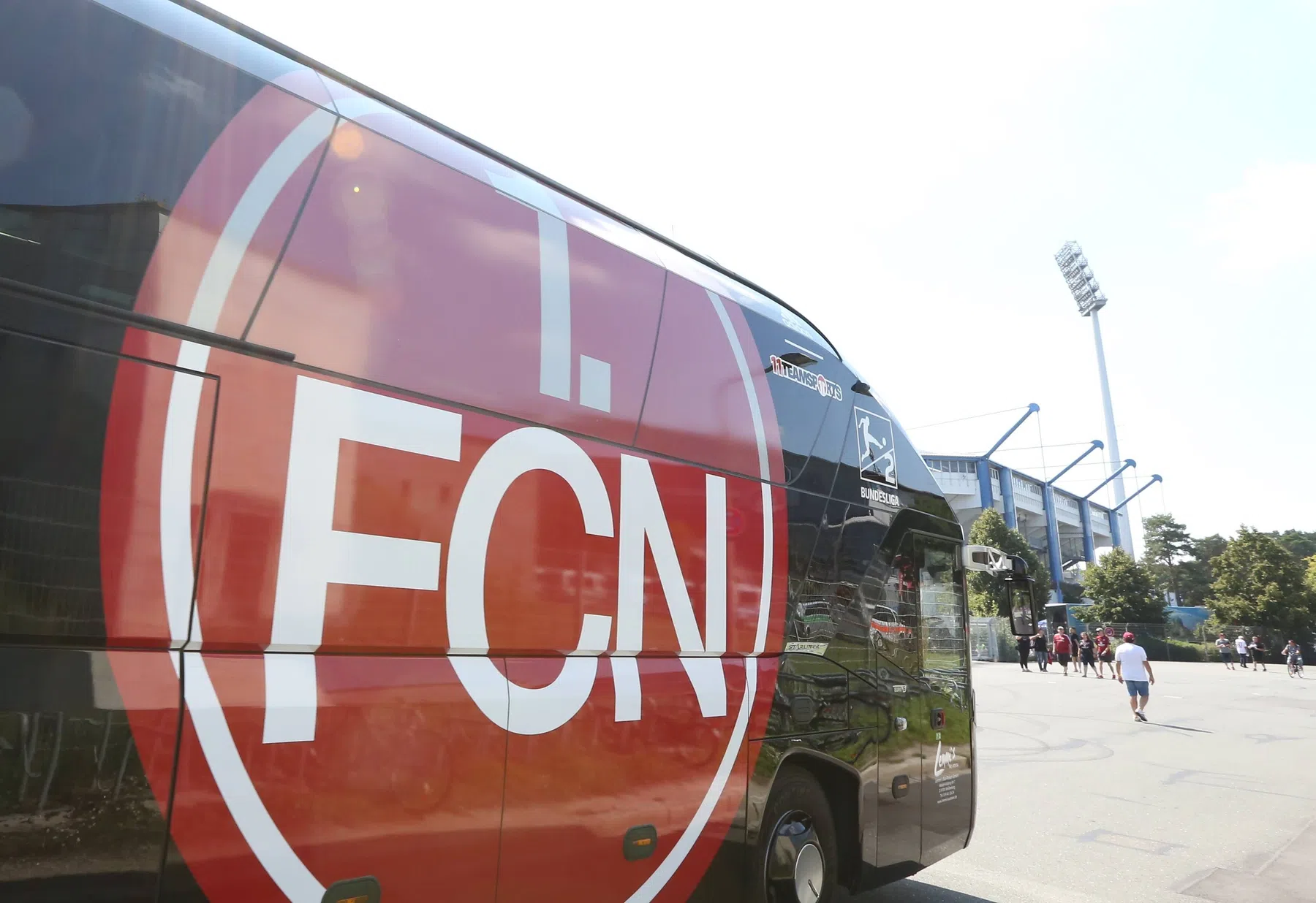 Verwarring in Duitsland: politie gidst fanbus in plaats van spelersbus het stadion in