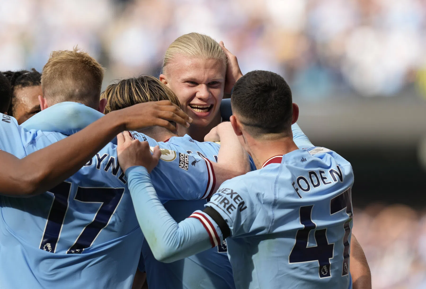 Ten Hag dondert van roze wolk: Haaland en Foden vernederen United