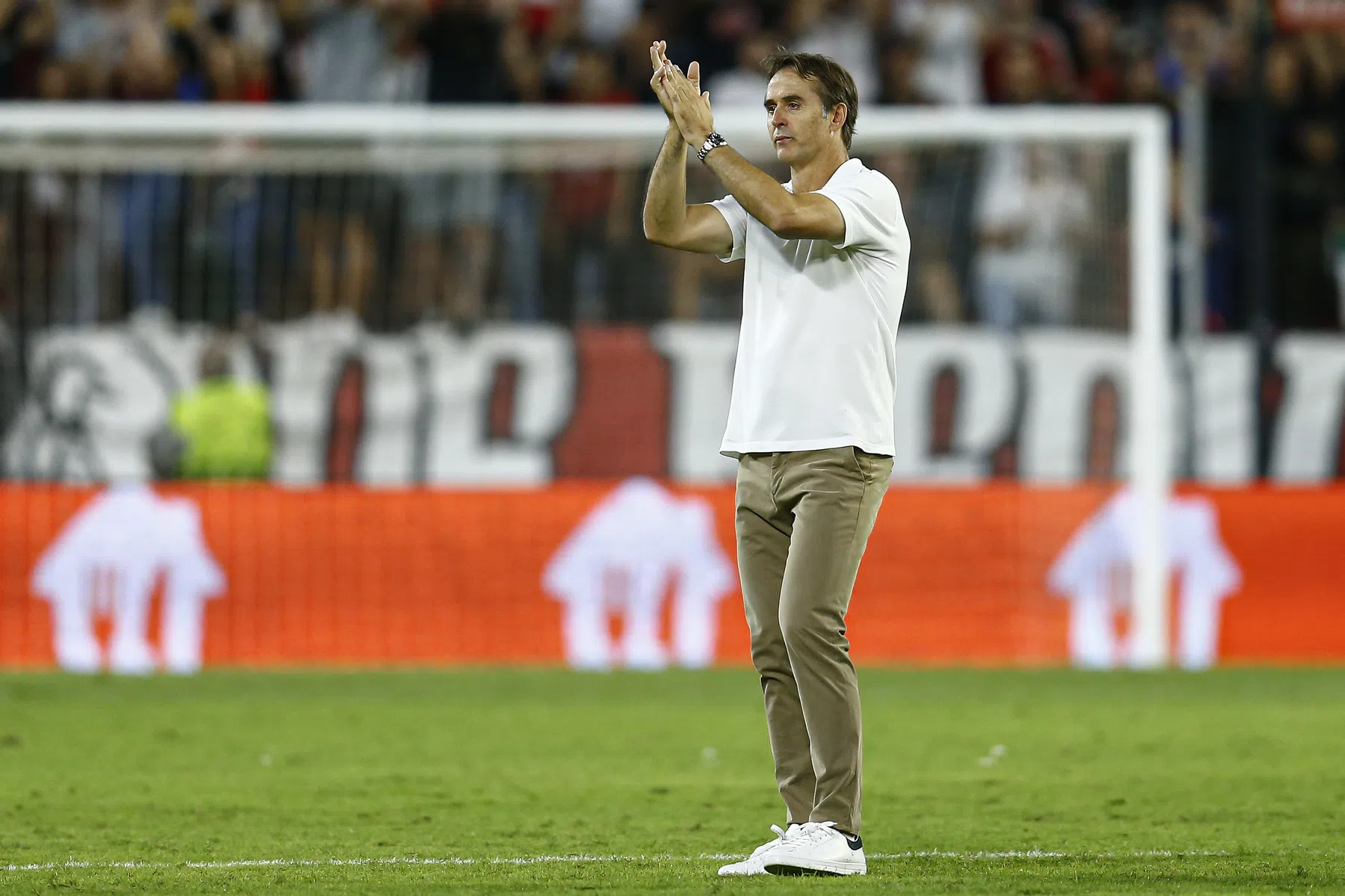 Sevilla wacht niet af: Lopetegui 24 minuten na verlies ontslagen